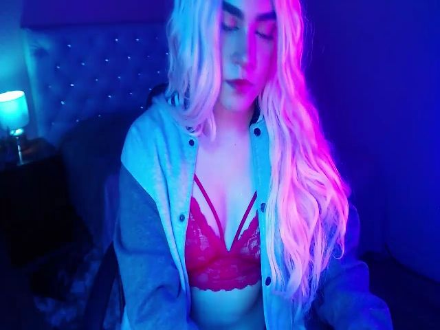 Live sex webcam photo for LunaGreco #268781021