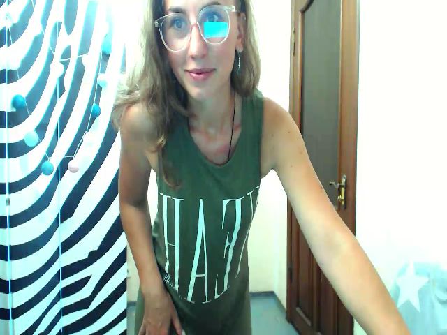 Live sex webcam photo for HeartGirl #268784884