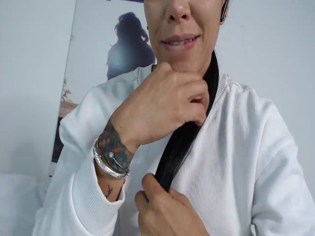 Live sex webcam photo for sweettcoach #268781063