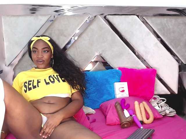 Live sex webcam photo for CharlizeBanks #268782776