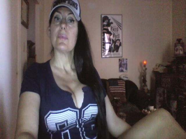 Live sex webcam photo for ExoticMixx #268795697