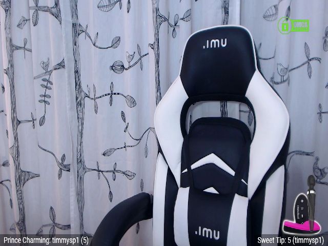 Live sex webcam photo for CharmingKARLA #268780662