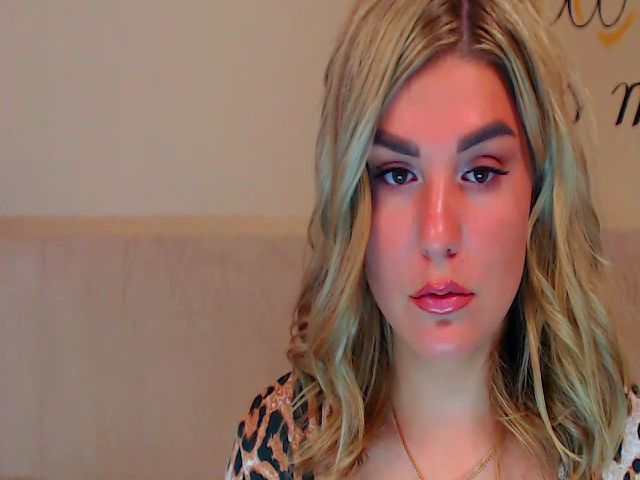 Live sex webcam photo for Mya_Diamond_ #268795673