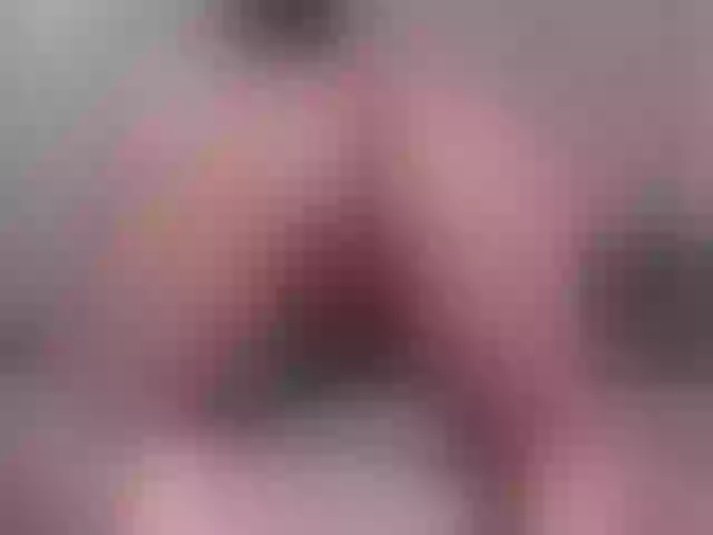 Live sex webcam photo for Luu-queen #268782058