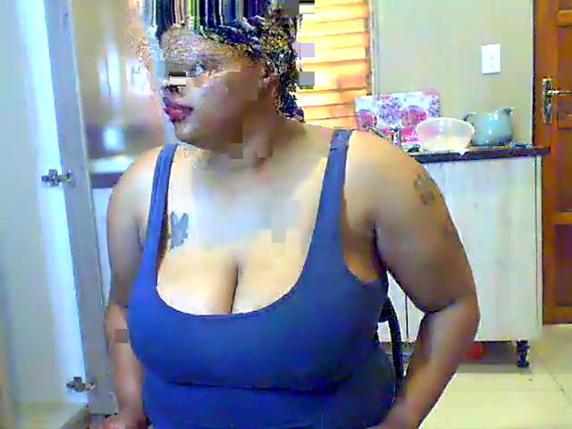 Live sex webcam photo for Sexylips79 #268783459