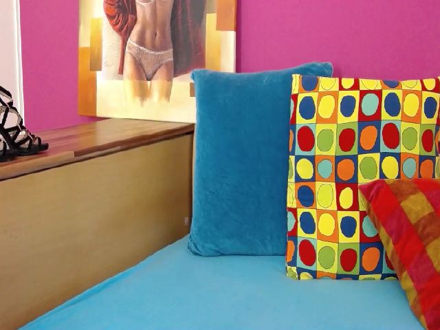 Live sex webcam photo for EllenAtalay #268780755