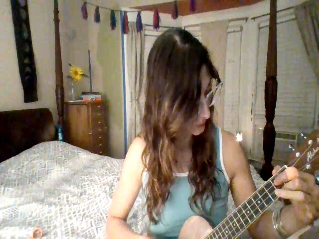 Live sex webcam photo for RumiBastet #268779419