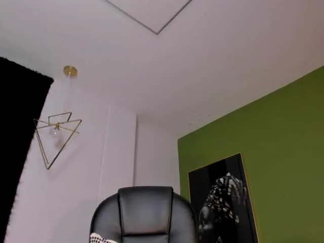 Live sex webcam photo for ZoePresley #268798889