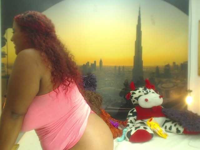 Live sex webcam photo for cynthiasam #268805766