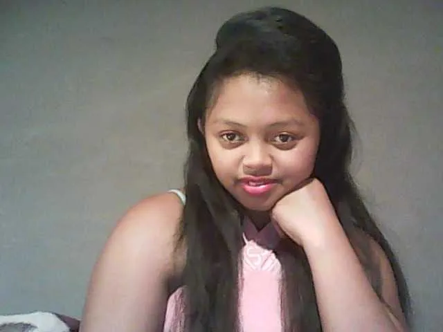 Live sex webcam photo for Mayah1 #268816955