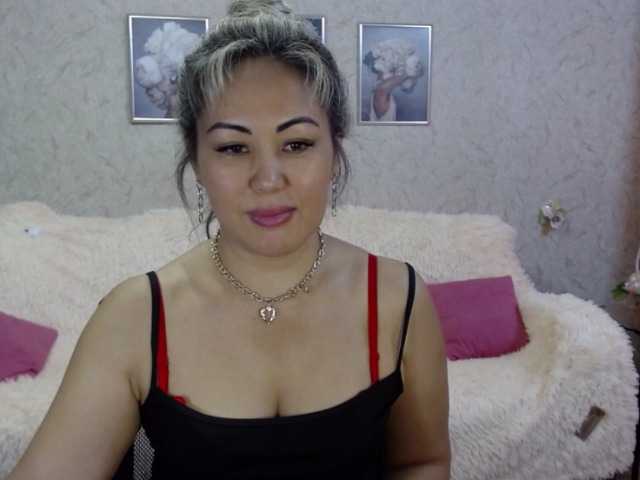 Live sex webcam photo for BellaGraf #268804812