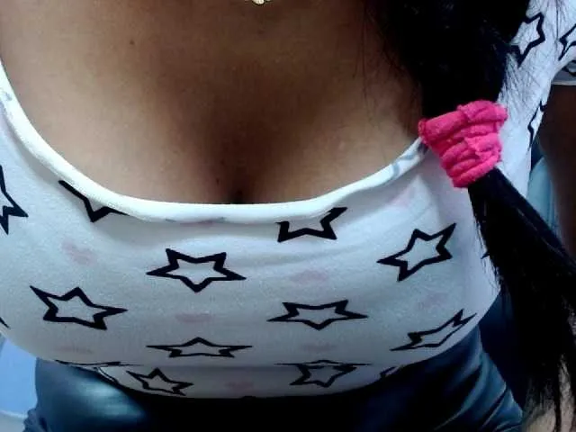 Live sex webcam photo for CrazzyJenna #268799178