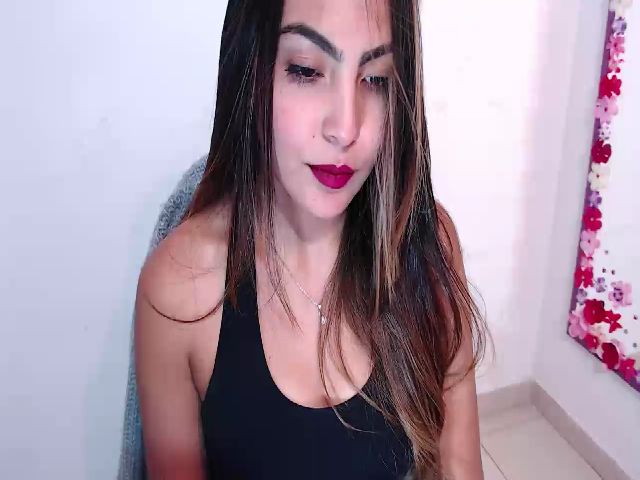 Live sex webcam photo for CARMENVILLA1 #268803753