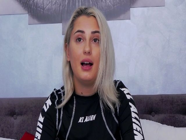 Live sex webcam photo for AnissaMaze #268808089