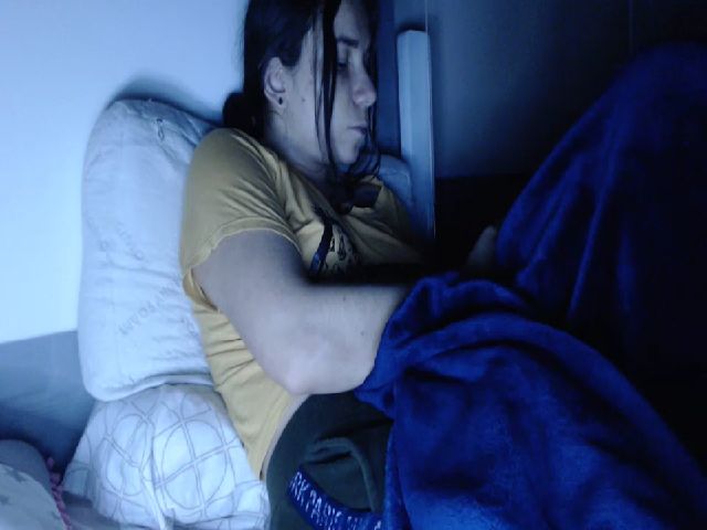 Live sex webcam photo for Joanne7 #268803221