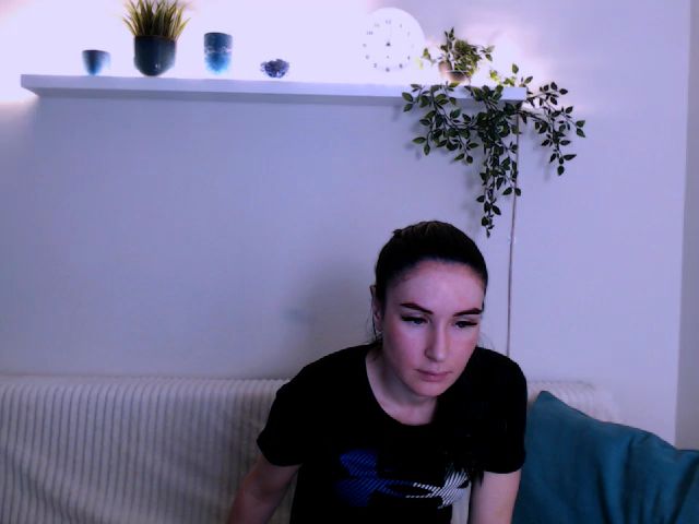 Live sex webcam photo for Lilly_Shine #268804462