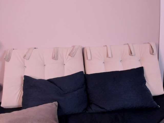 Live sex webcam photo for zoe-wils #268805775