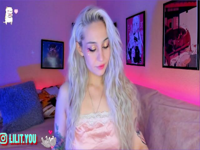 Live sex webcam photo for Li_Amber #268817779