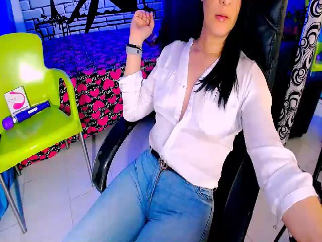 Live sex webcam photo for Sashabreck #287860201