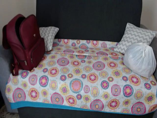 Live sex webcam photo for sophiie_fox #268802215