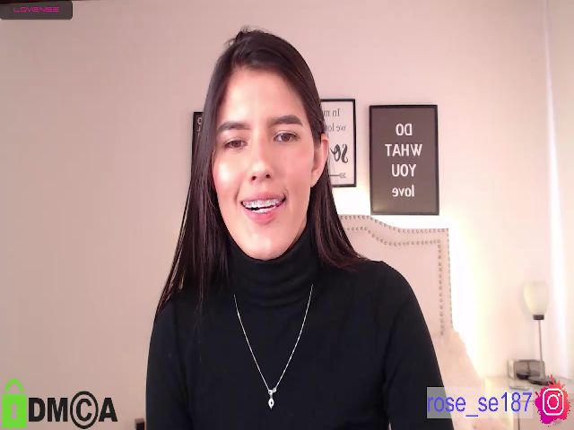 Live sex webcam photo for Rose_se #268819174