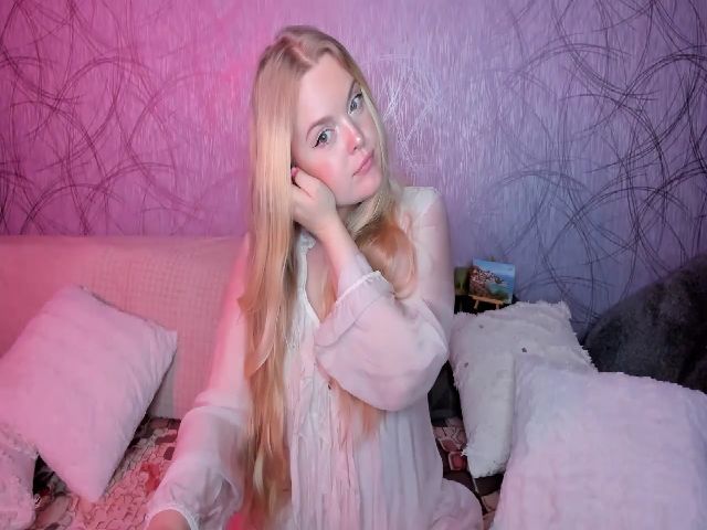 Live sex webcam photo for EllaweL #268821113