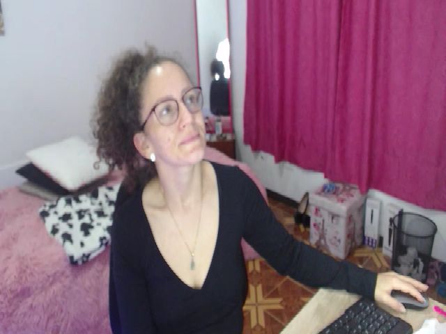 Live sex webcam photo for Romyainara #268809025