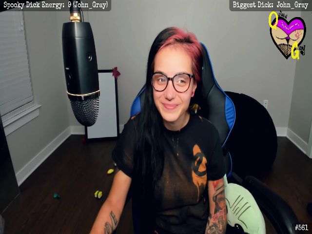 Live sex webcam photo for QuinnGray #268802506