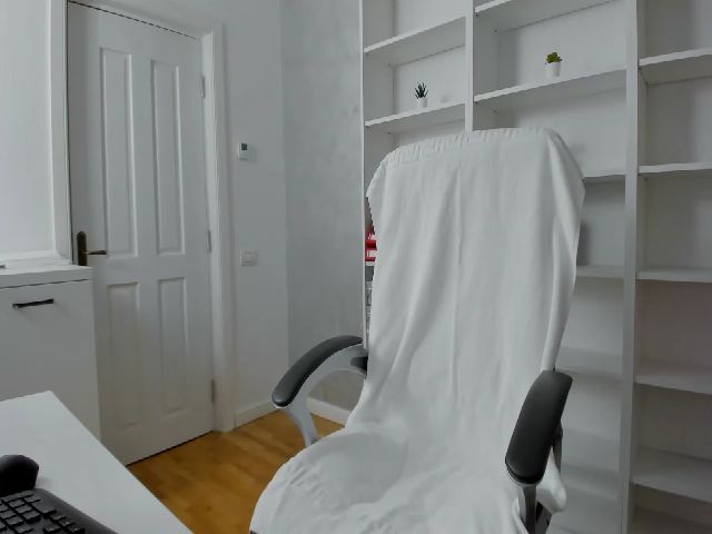 Live sex webcam photo for VanessaCroft #268802322