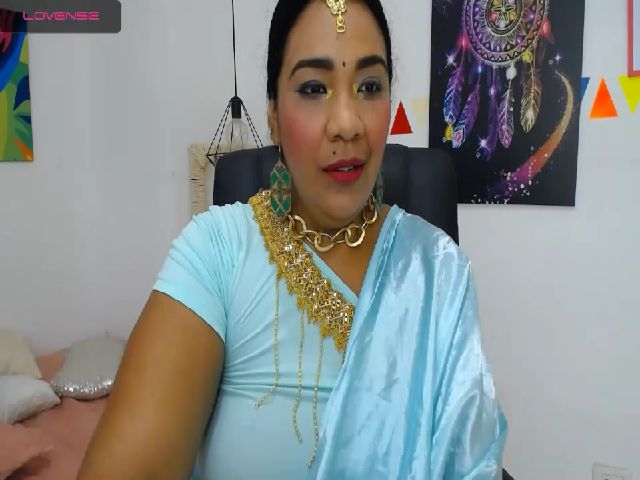 Live sex webcam photo for IndianMama #268813967