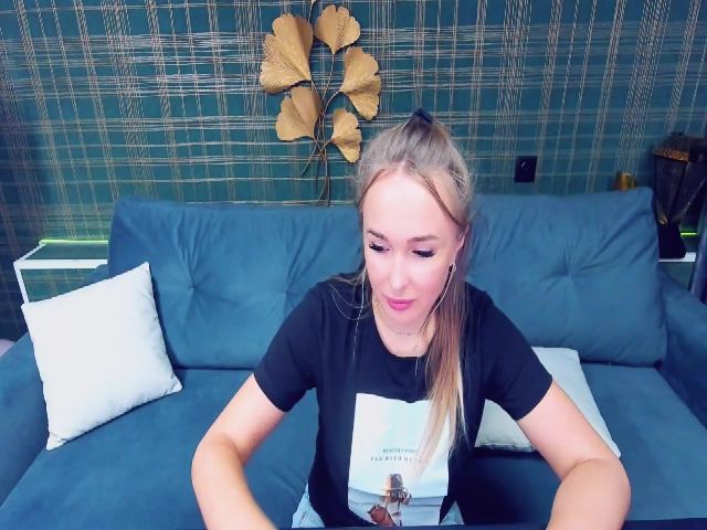 Live sex webcam photo for Gold__Dream #268807575