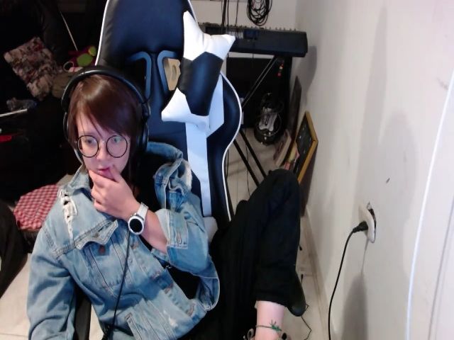 Live sex webcam photo for Arya_stark_ #268801682