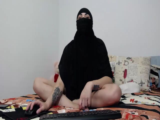 Live sex webcam photo for ElyshaArabian #268818192