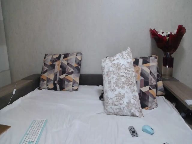 Live sex webcam photo for TifanyGold #268800827