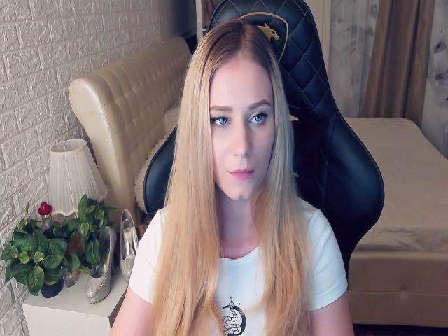 Live sex webcam photo for LexiBellle #268819948