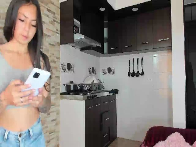 Live sex webcam photo for Holly_rosee #268819684