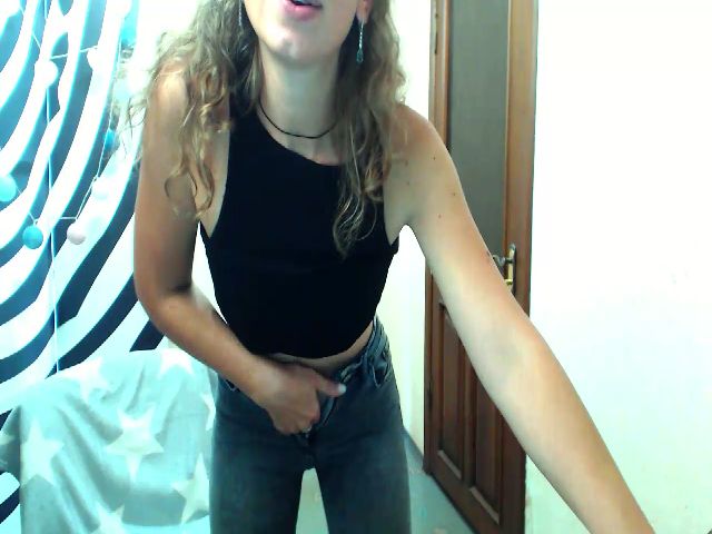 Live sex webcam photo for HeartGirl #268808742