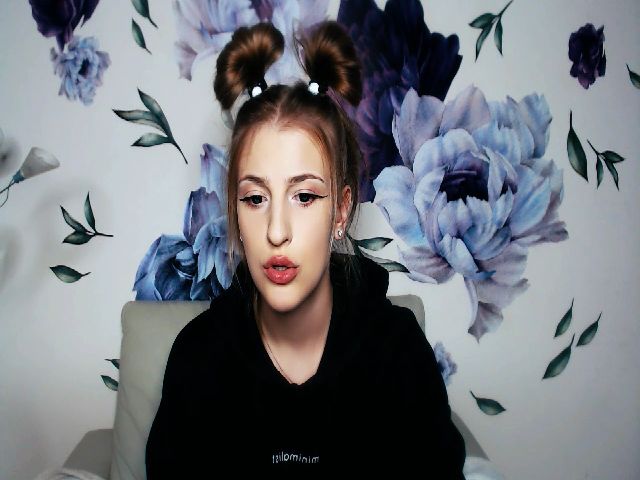 Live sex webcam photo for Sofia__White #268818840