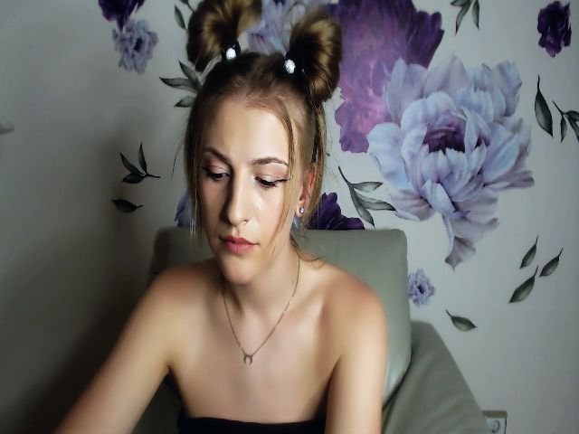 Live sex webcam photo for Sofia__White #268819963