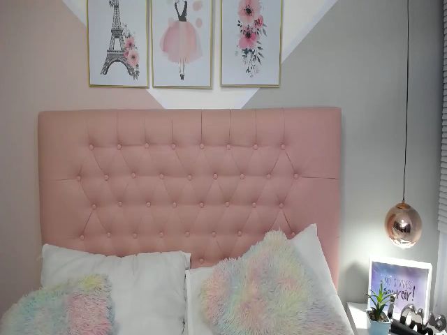 Live sex webcam photo for ema_zz #268807123