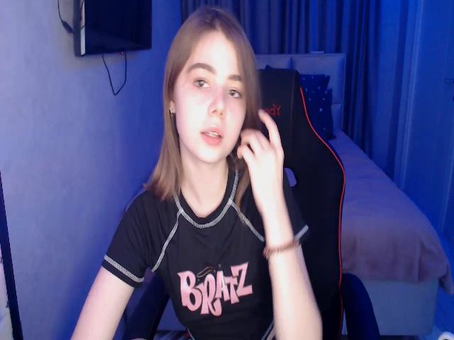 Live sex webcam photo for TriplePrinces #268813861