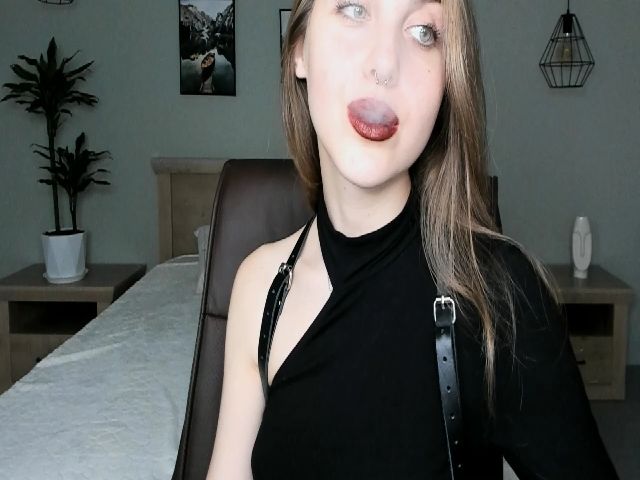 Live sex webcam photo for CassiaBlade #268813808