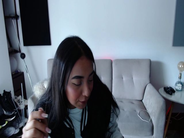 Live sex webcam photo for Jade7777 #268813563