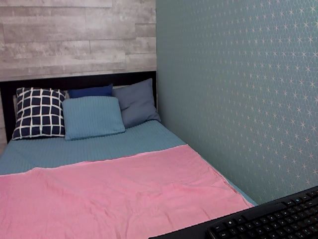 Live sex webcam photo for HugeBoobsErin #268803239