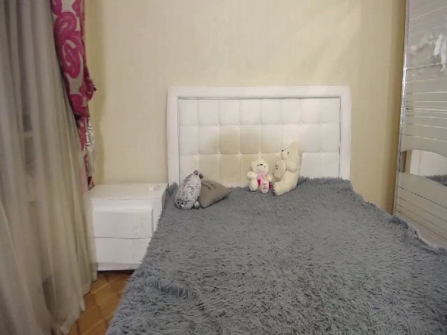 Live sex webcam photo for UnforgetMia #268818031