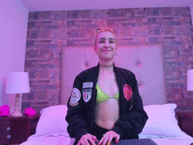 Live sex webcam photo for HannaRomero #268799866