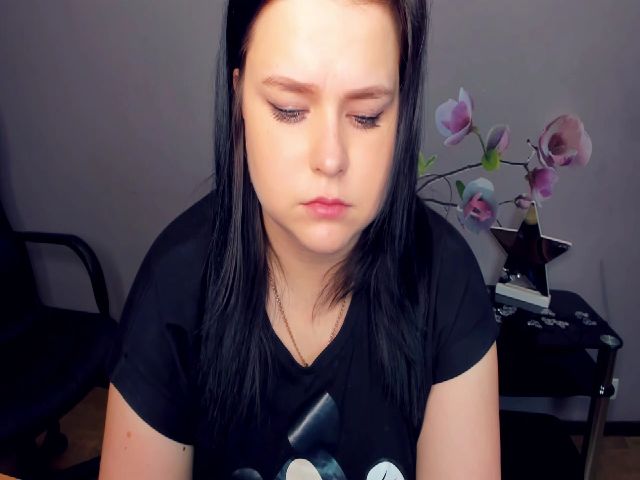 Live sex webcam photo for Sinnarey #268808771