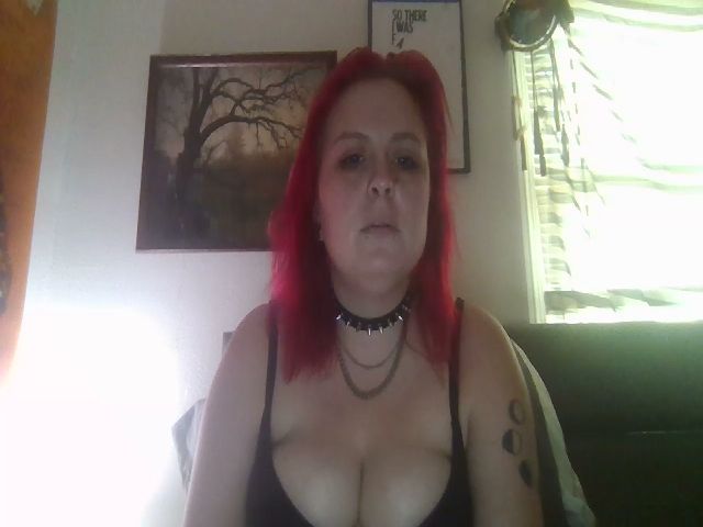 Live sex webcam photo for Weetziebabe #268810850