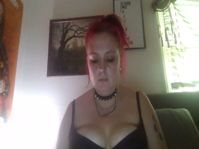 Live sex webcam photo for Weetziebabe #268813937