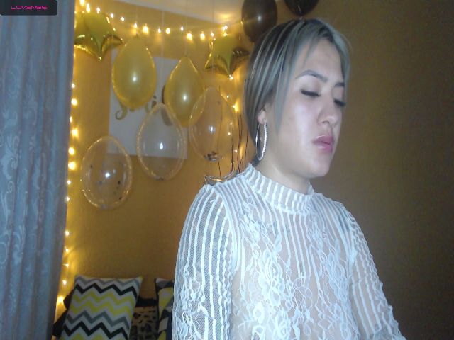 Live sex webcam photo for JiisethKitty #268800414
